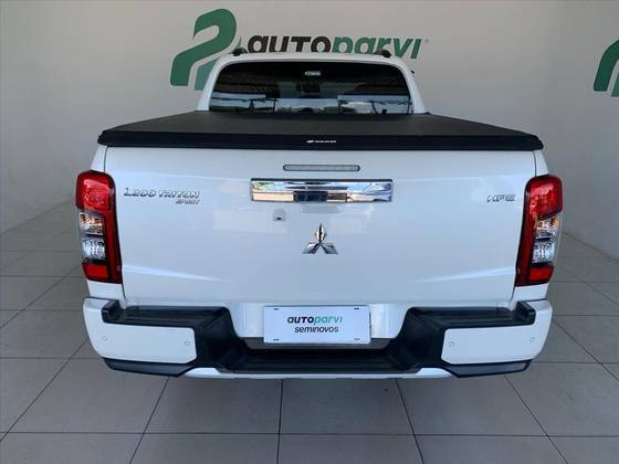 MITSUBISHI L200 TRITON 2.4 16V TURBO DIESEL SPORT HPE CD 4P 4X4 AUTOMÁTICO MITSUBISHI L200 TRITON 2.4 16V TURBO DIESEL SPORT HPE CD 4P 4X4 AUTOMÁTICO